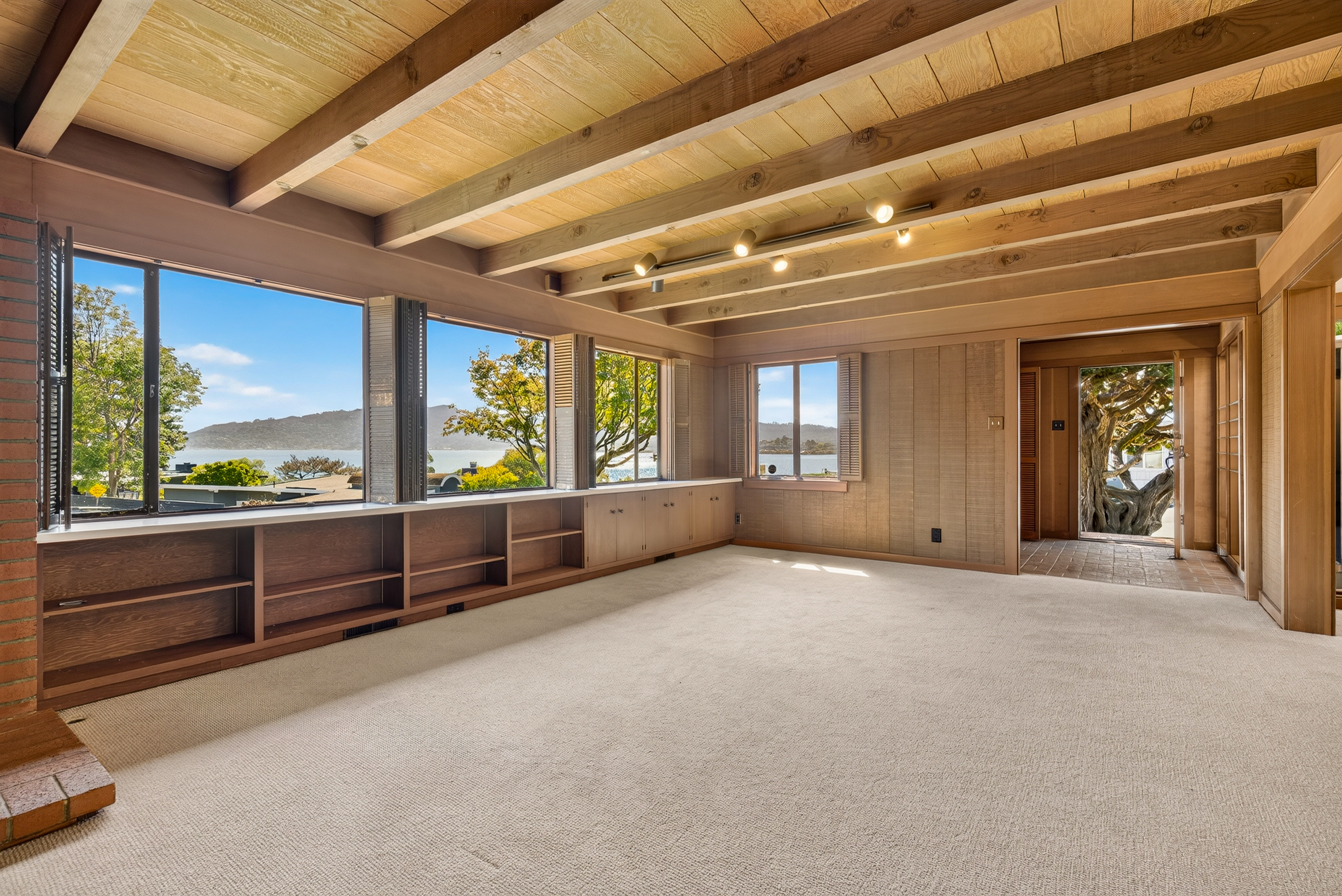  Mid-Century Character. Bay Views. A Rare Tiburon Opportunity - 物件實景