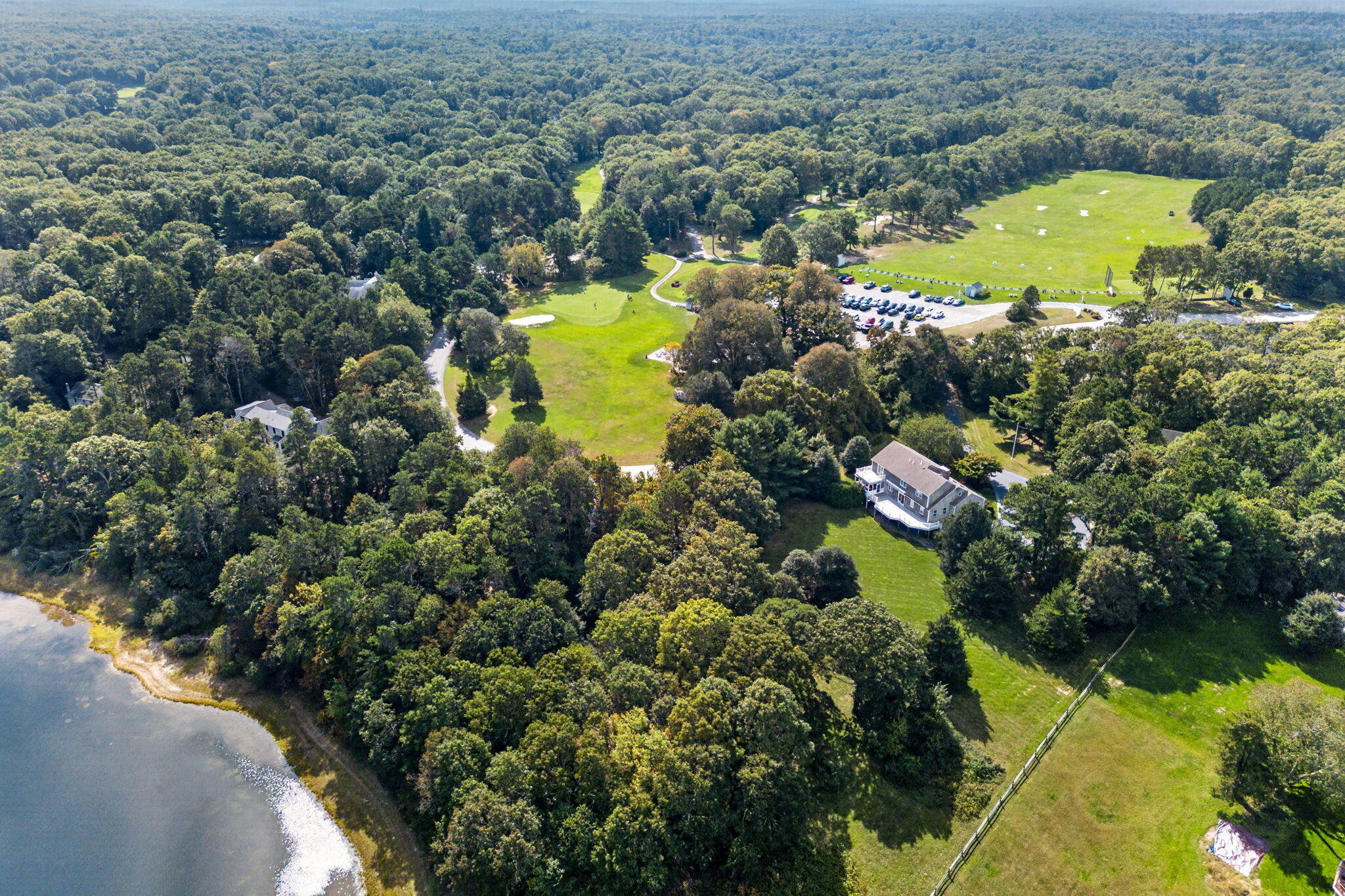  122 Country Club Road - 物件實景