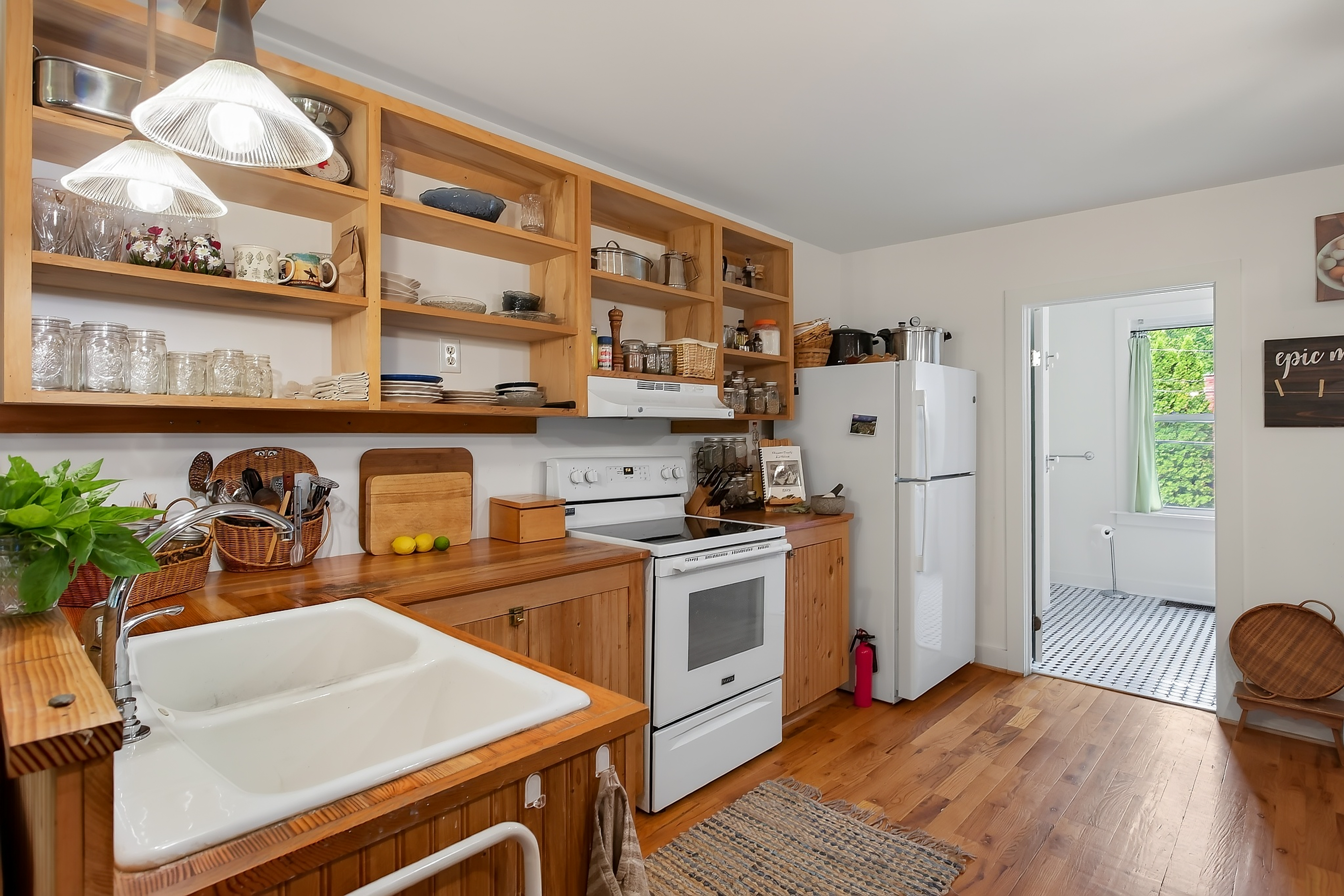  Two Homes. Four Keys. Infinite Potential in the Heart of Housatonic. - 物件實景