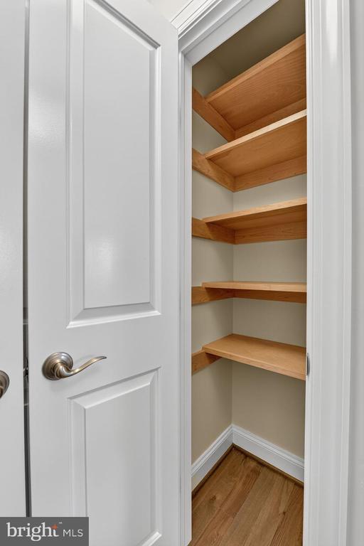 Arlington, Virginia, 22213, United States, 5 Bedrooms Bedrooms, ,5 BathroomsBathrooms,Residential,For Sale,1982488