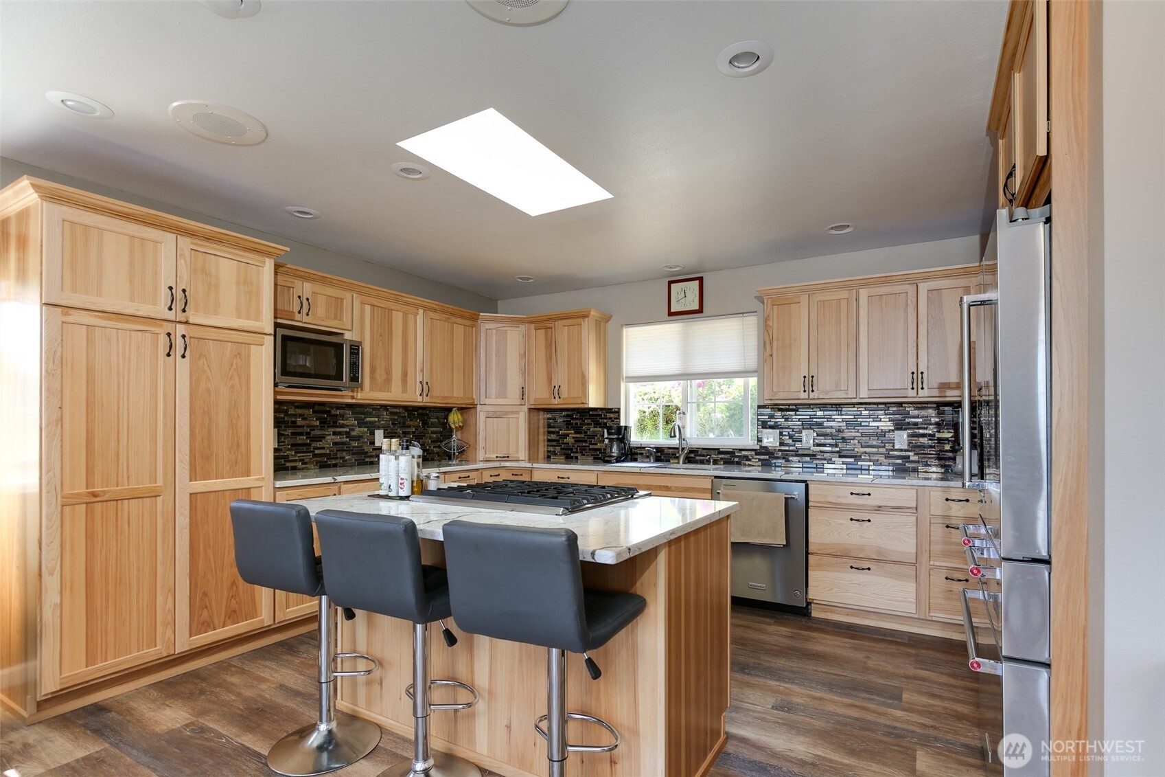 Oak Harbor, Washington, 98277, United States, 3 Bedrooms Bedrooms, ,1 BathroomBathrooms,Residential,For Sale,1896495