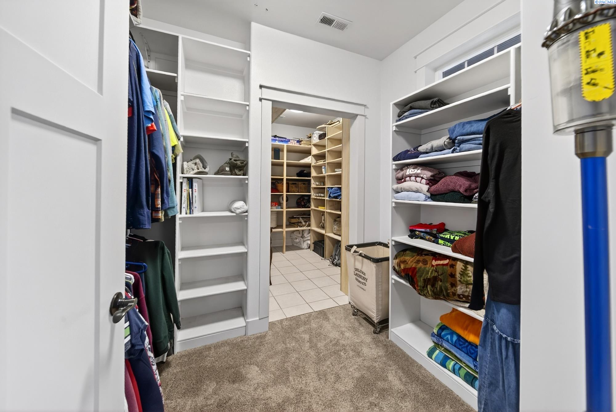 Prosser, Washington, 99350, United States, 3 Bedrooms Bedrooms, ,1 BathroomBathrooms,Residential,For Sale,1998379