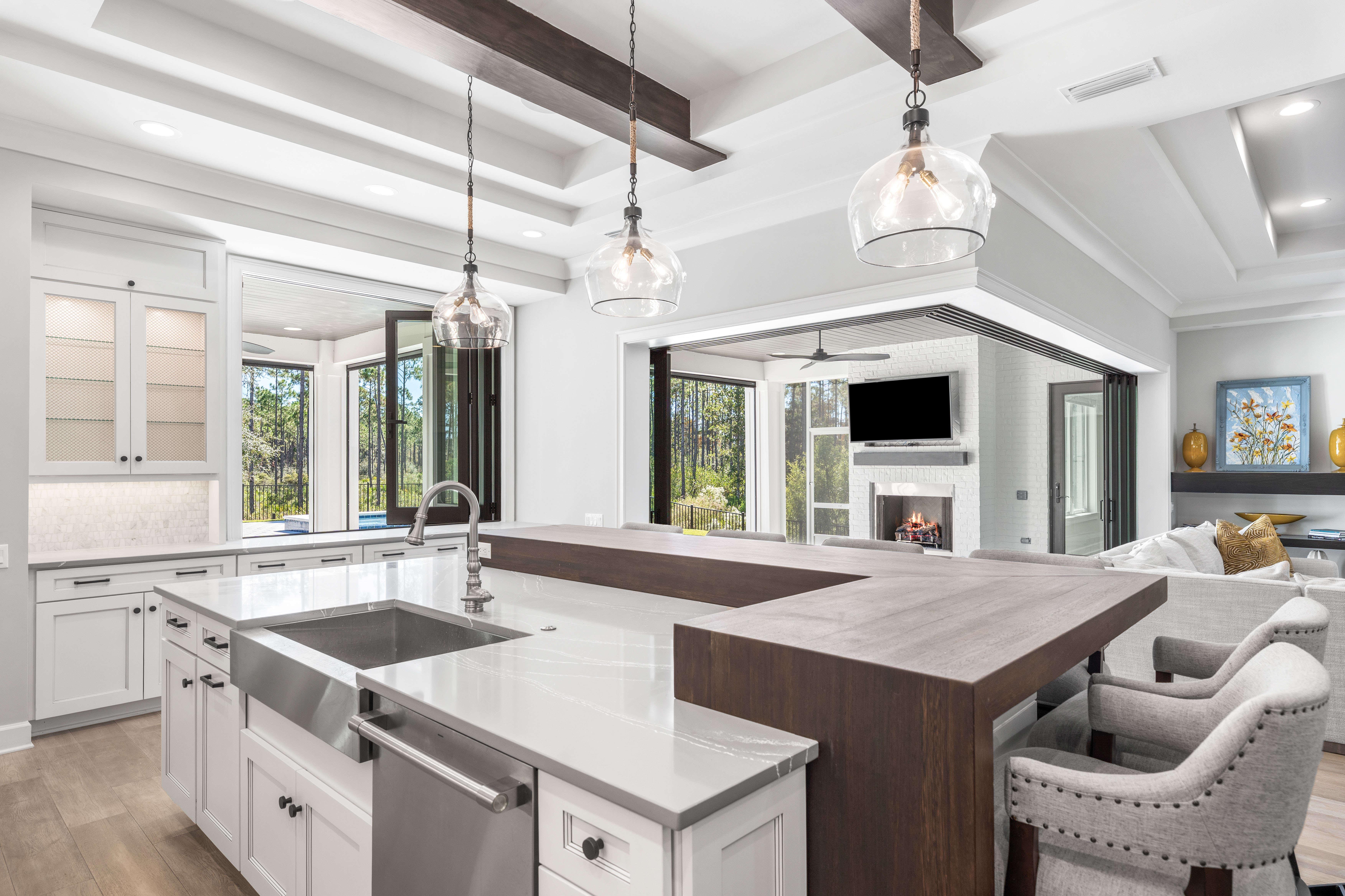  Spectacular Home With Spacious Yard Including Pool, Spa And Outdoor Kitchen - 物件實景