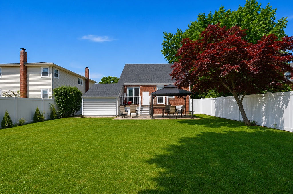 East Rockaway, New York, 11518, United States, 4 Bedrooms Bedrooms, ,2 BathroomsBathrooms,Residential,For Sale,2048552