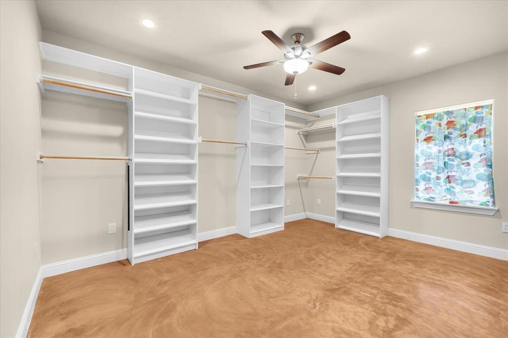 Weatherford, Texas, 76088, United States, 4 Bedrooms Bedrooms, ,3 BathroomsBathrooms,Residential,For Sale,1974322