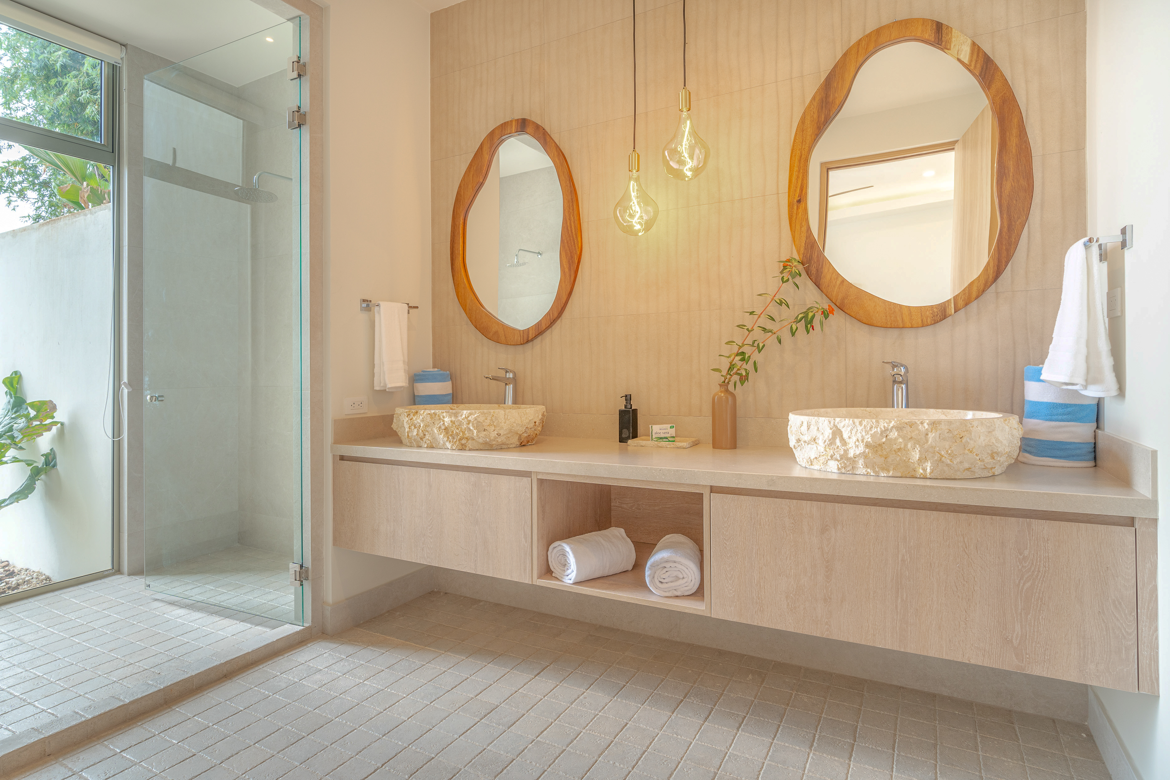 Dominical, Puntarenas, 60504, CR, 7 Bedrooms Bedrooms, ,7 BathroomsBathrooms,Residential,For Sale,1997378