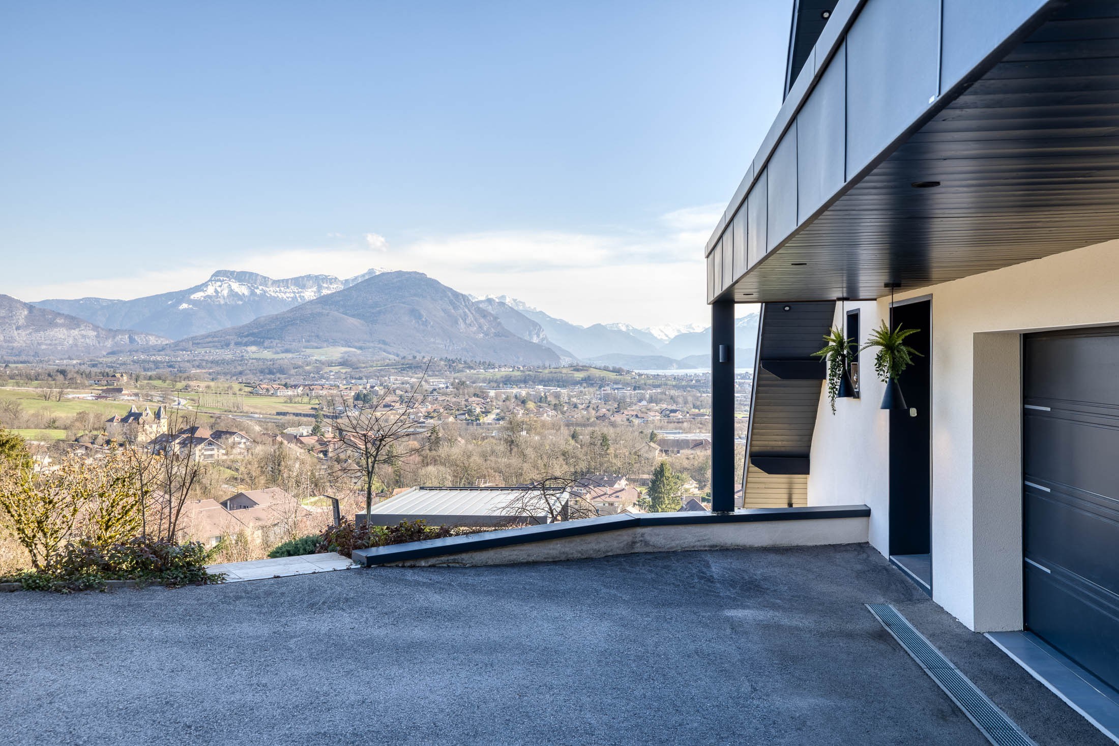  Renovated Contemporary Villa with Lake and Mountain Views – Annecy Heights - 物件實景