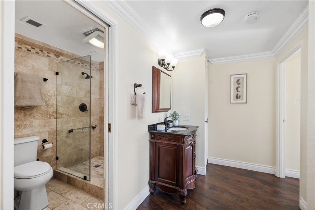 Long Beach, California, 90802, United States, 3 Bedrooms Bedrooms, ,2 BathroomsBathrooms,Residential,For Sale,1989203