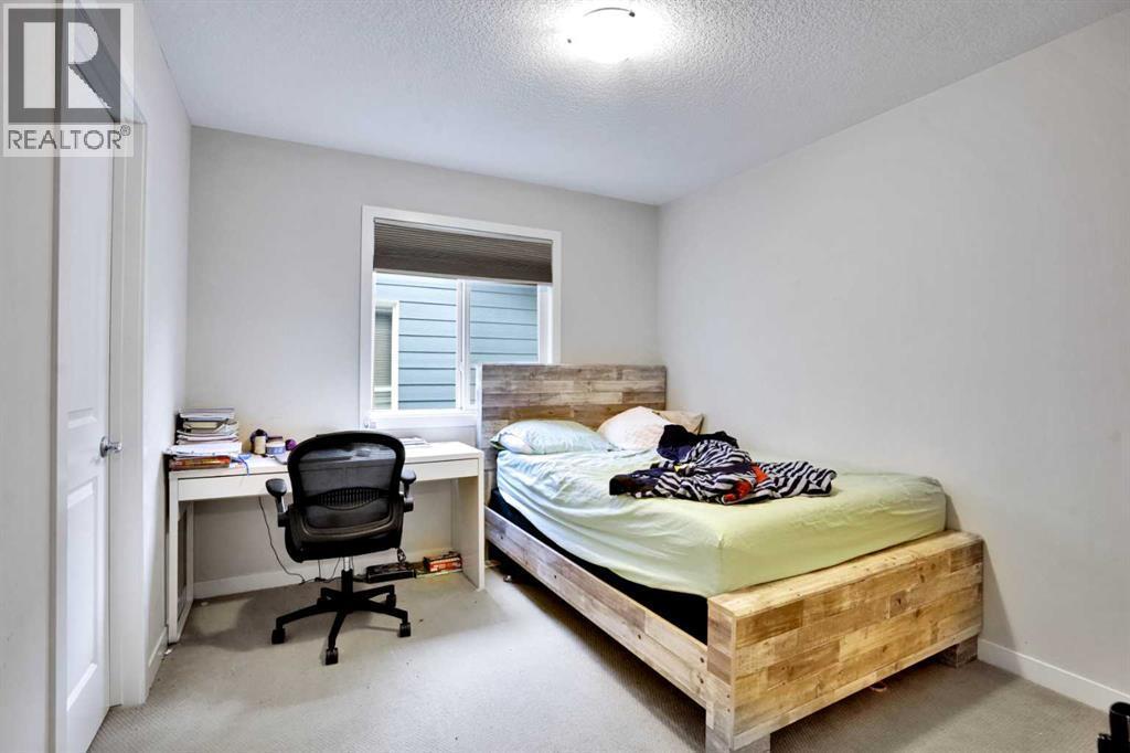 CALGARY, Alberta, T2X 0J7, CA, 3 Bedrooms Bedrooms, ,2 BathroomsBathrooms,Residential,For Sale,1947364