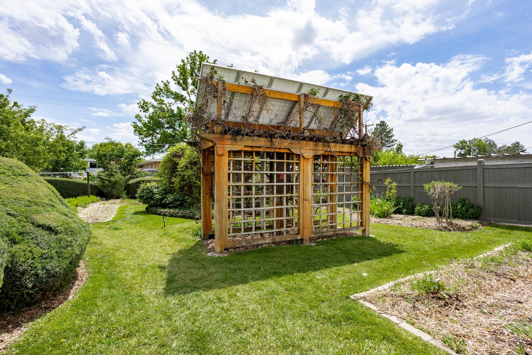  Multifamily Homestead in the Heart of Holladay - 物件實景