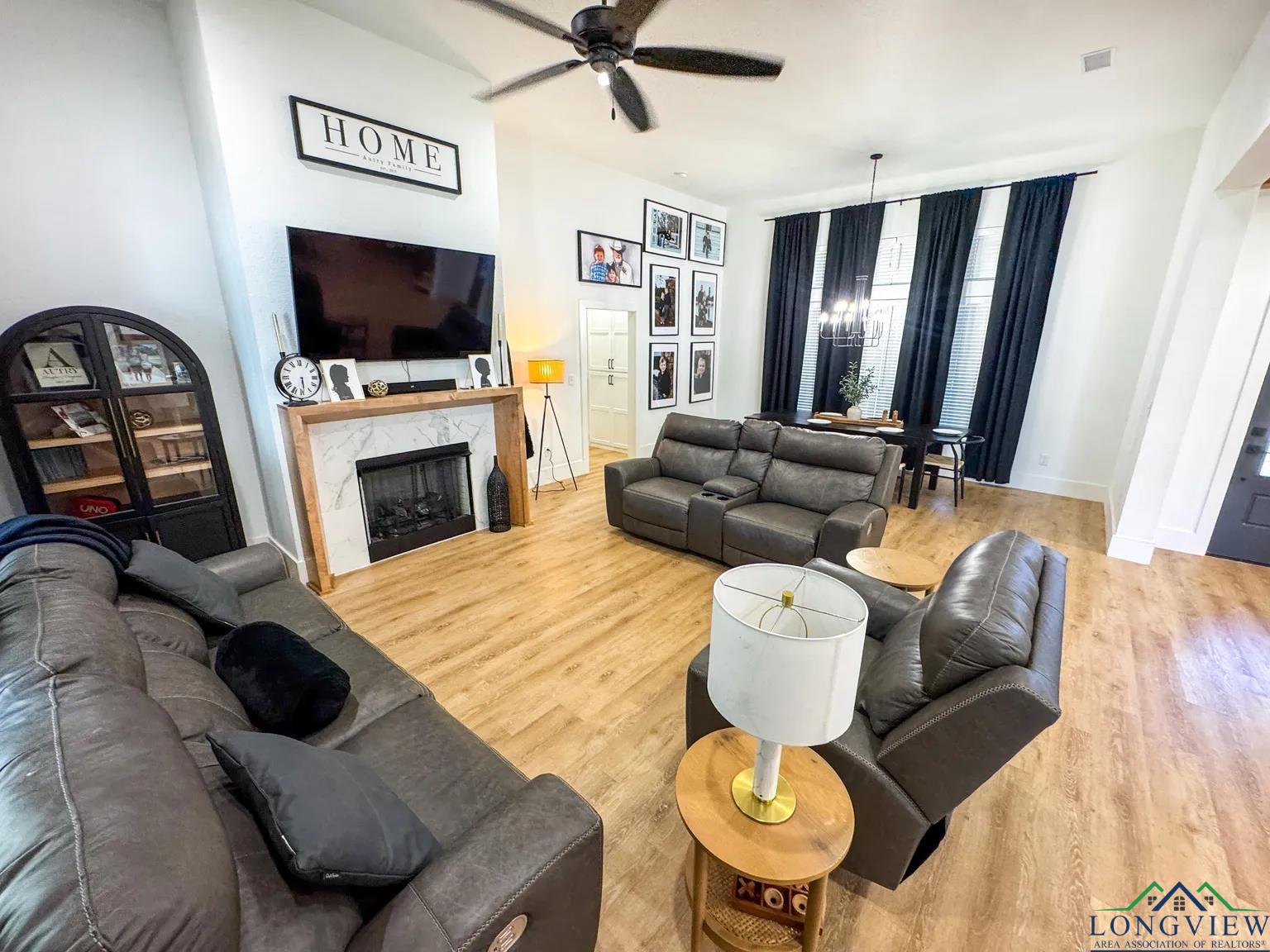 Texarkana, Texas, 75503, United States, 4 Bedrooms Bedrooms, ,4 BathroomsBathrooms,Residential,For Sale,1980394