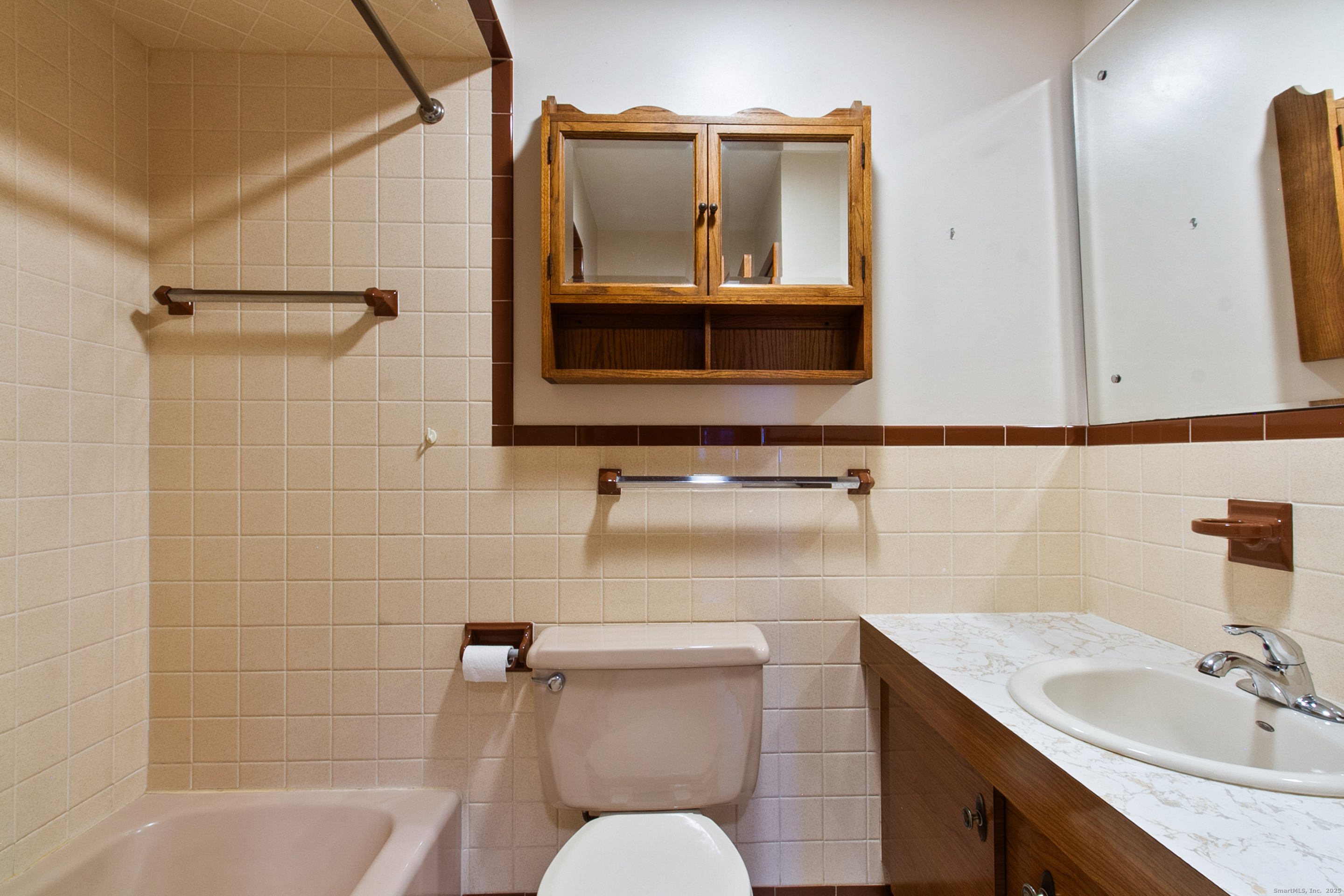 New Fairfield, Connecticut, 06812, United States, 3 Bedrooms Bedrooms, ,3 BathroomsBathrooms,Residential,For Sale,1997532