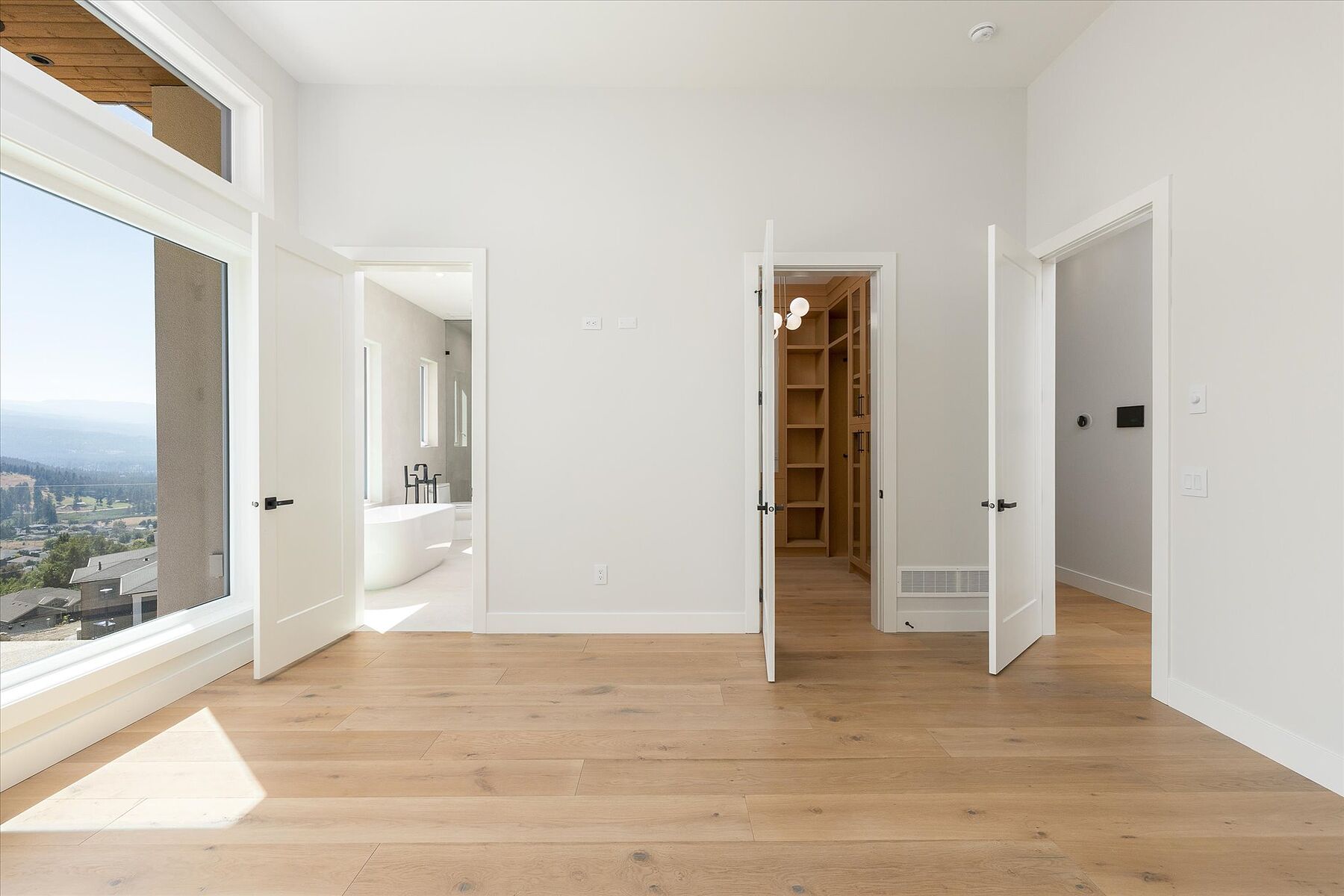  Spacious Modern Build - 物件實景