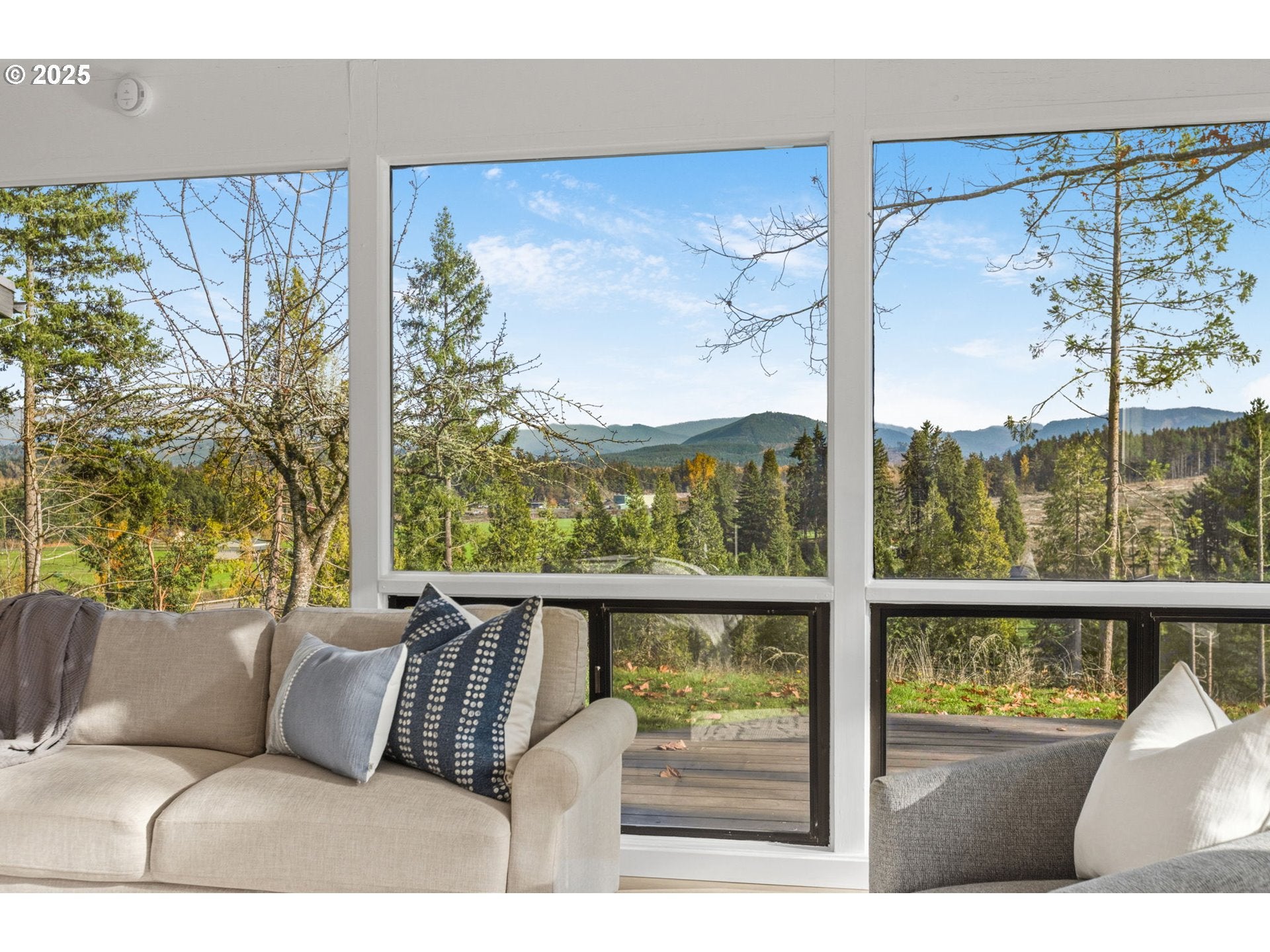 PleasantHill, Oregon, 97455, United States, 5 Bedrooms Bedrooms, ,3 BathroomsBathrooms,Residential,For Sale,1994708