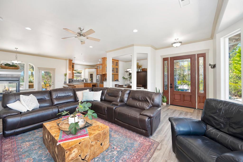 Placerville, California, 95667, United States, 4 Bedrooms Bedrooms, ,3 BathroomsBathrooms,Residential,For Sale,1872985