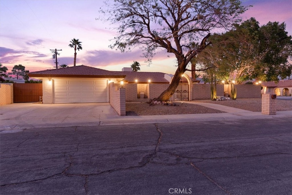 Palm Springs, California, 92262, United States, 3 Bedrooms Bedrooms, ,2 BathroomsBathrooms,Residential,For Sale,1885762