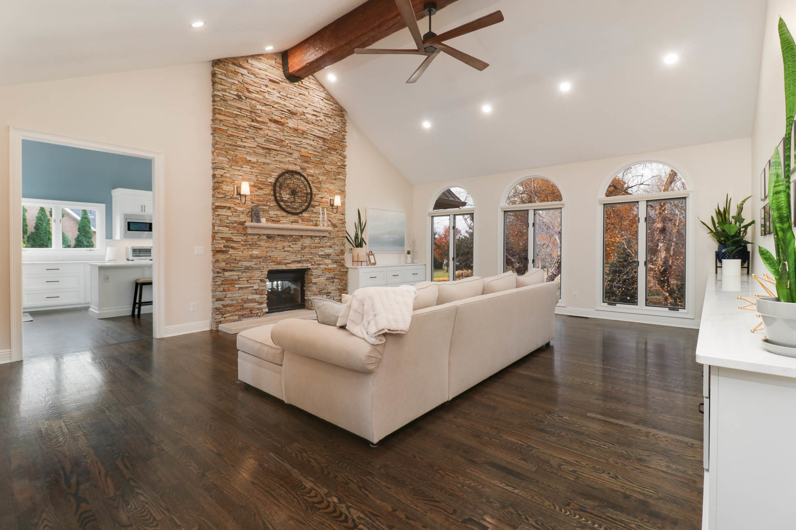 Bloomington, Illinois, 61704, United States, 5 Bedrooms Bedrooms, ,4 BathroomsBathrooms,Residential,For Sale,1991973