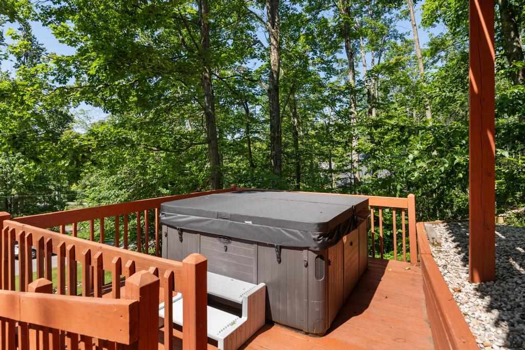 Harbor Springs, Michigan, 49740, United States, 2 Bedrooms Bedrooms, ,2 BathroomsBathrooms,Residential,For Sale,1901422