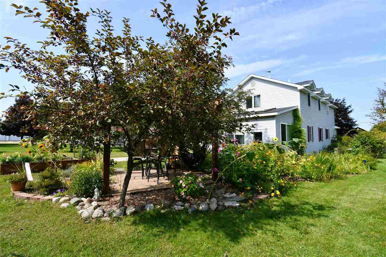 Charlevoix, Michigan, 49720, United States, 5 Bedrooms Bedrooms, ,5 BathroomsBathrooms,Residential,For Sale,1948614