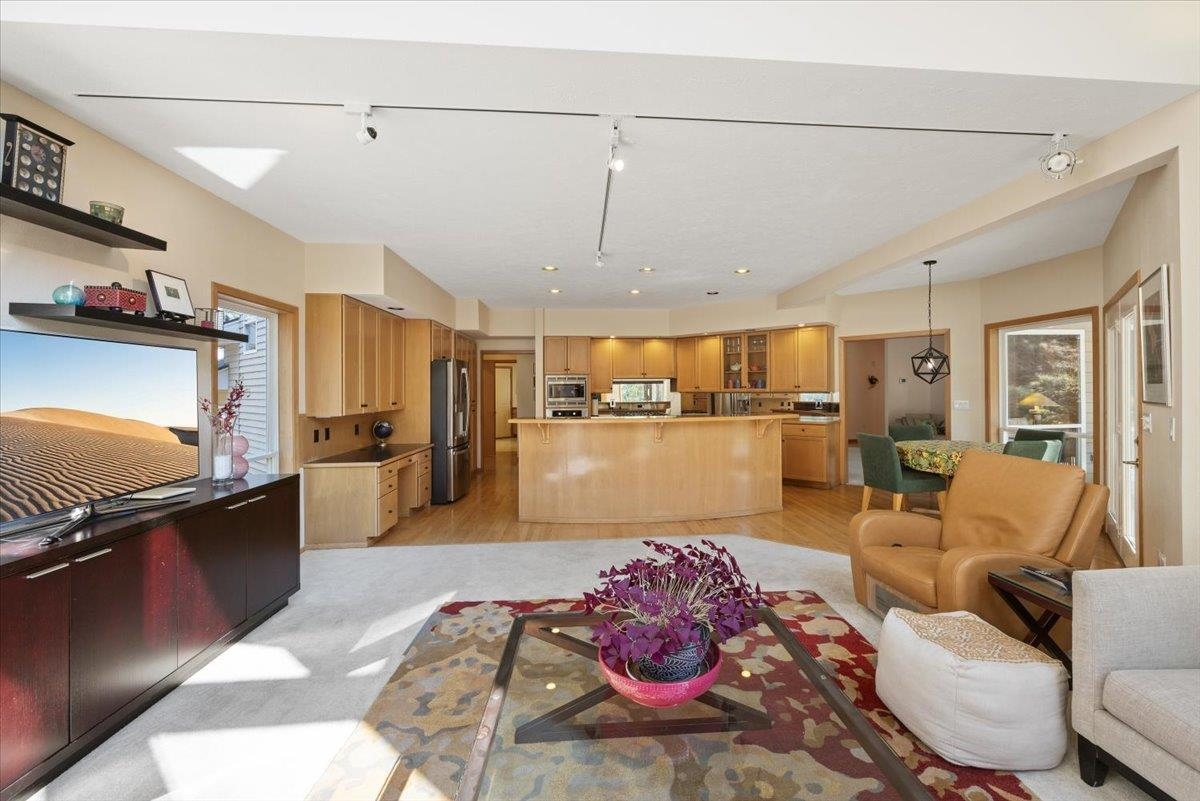 Veradale, Washington, 99037, United States, 4 Bedrooms Bedrooms, ,4 BathroomsBathrooms,Residential,For Sale,1840066