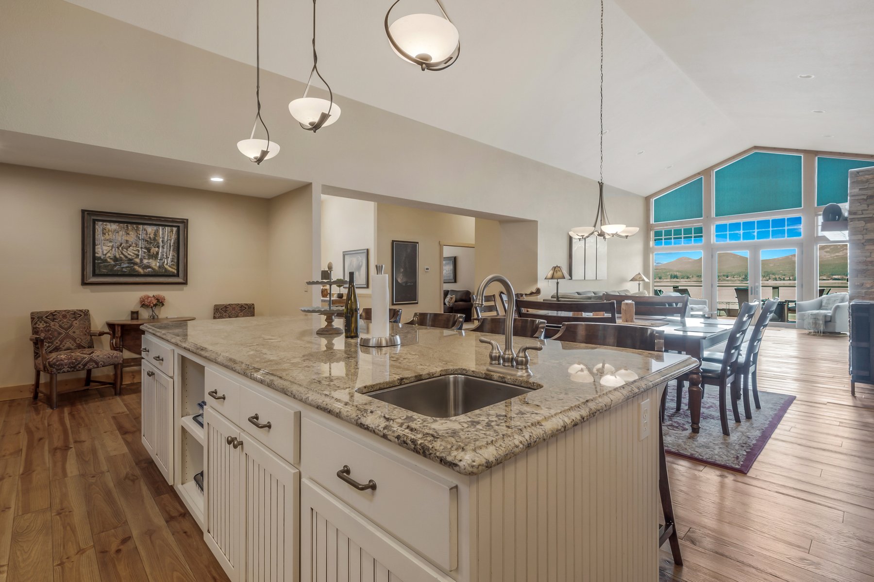 Sagle, Idaho, 83860, United States, 5 Bedrooms Bedrooms, ,6 BathroomsBathrooms,Residential,For Sale,1978919