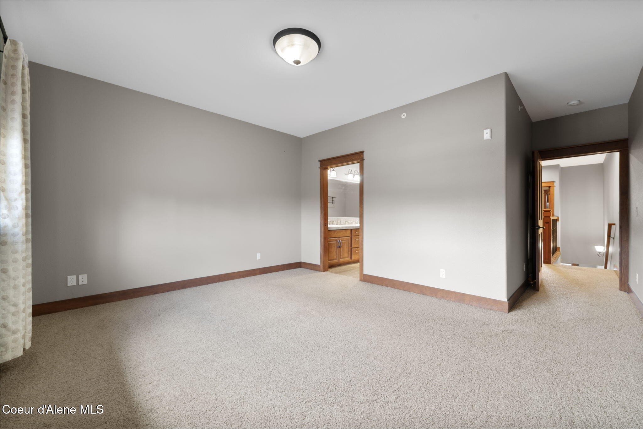Coeur d'Alene, Idaho, 83814, United States, 2 Bedrooms Bedrooms, ,3 BathroomsBathrooms,Residential,For Sale,2022050