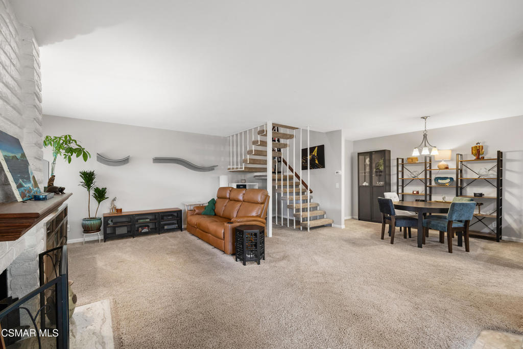 Simi Valley, California, 93065, United States, 3 Bedrooms Bedrooms, ,2 BathroomsBathrooms,Residential,For Sale,1901718