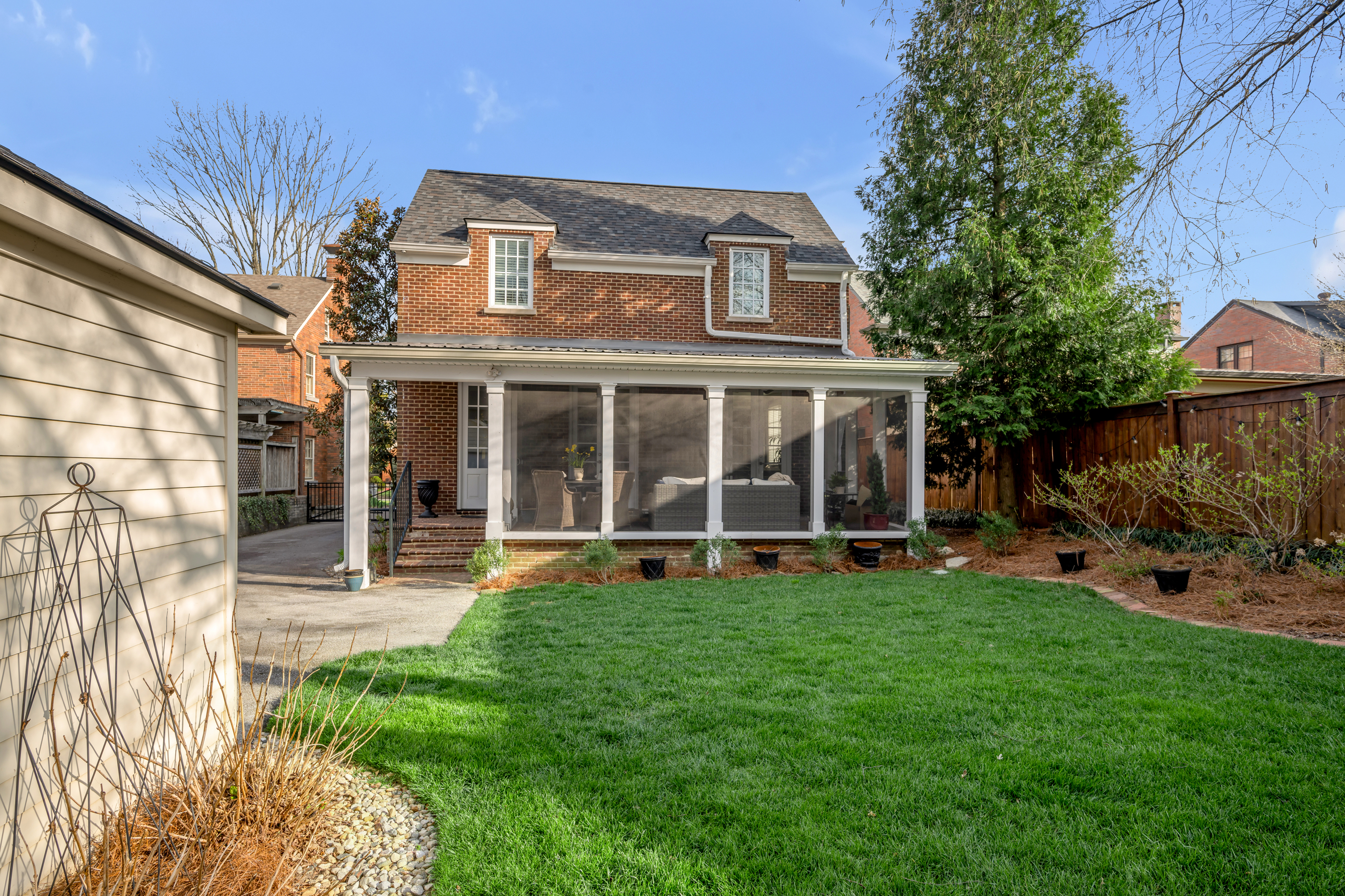  325 Kingsway Drive - 物件實景