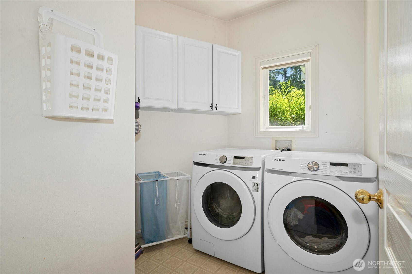 Newcastle, Washington, 98056, United States, 3 Bedrooms Bedrooms, ,3 BathroomsBathrooms,Residential,For Sale,1839033