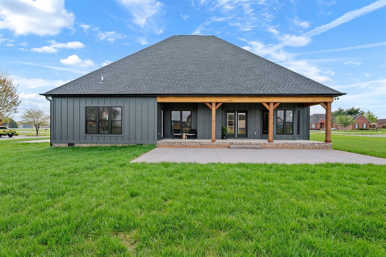 Franklin, Kentucky, 42134, United States, 3 Bedrooms Bedrooms, ,3 BathroomsBathrooms,Residential,For Sale,1988354