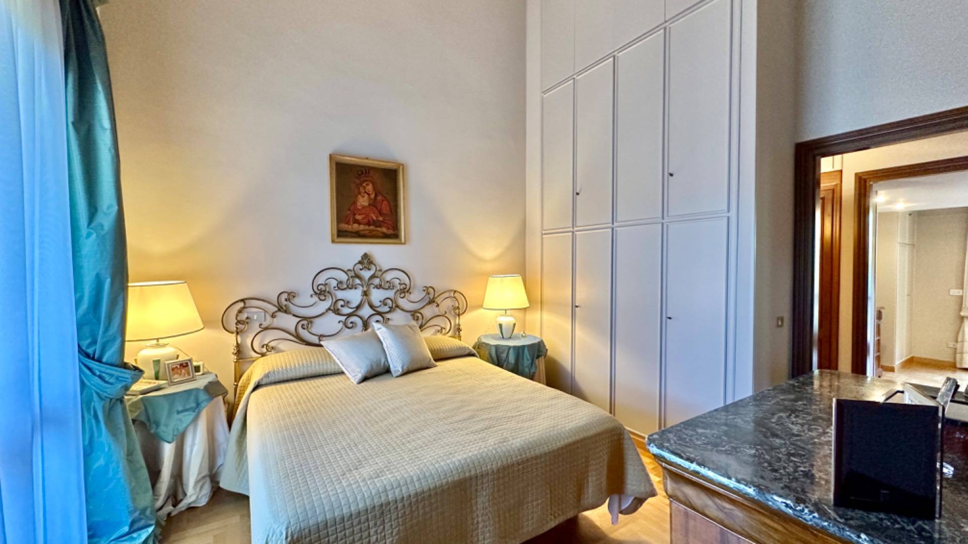 Roma, Roma, 00100, IT, 4 Bedrooms Bedrooms, ,3 BathroomsBathrooms,Residential,For Sale,1746322