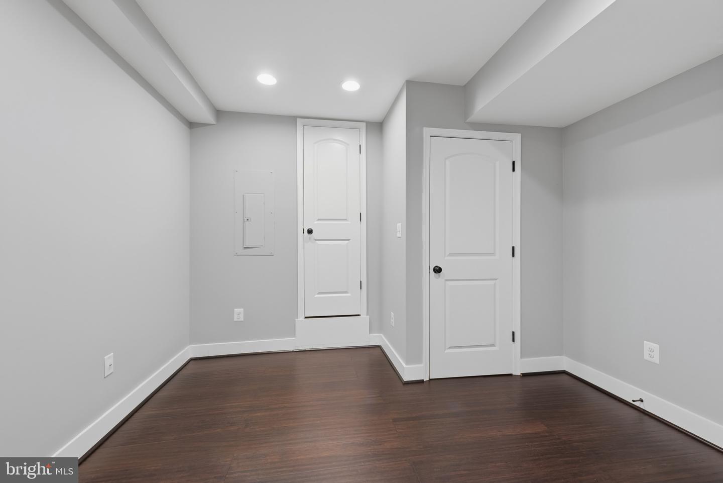 Baltimore, Maryland, 21224, United States, 5 Bedrooms Bedrooms, ,3 BathroomsBathrooms,Residential,For Sale,1999836