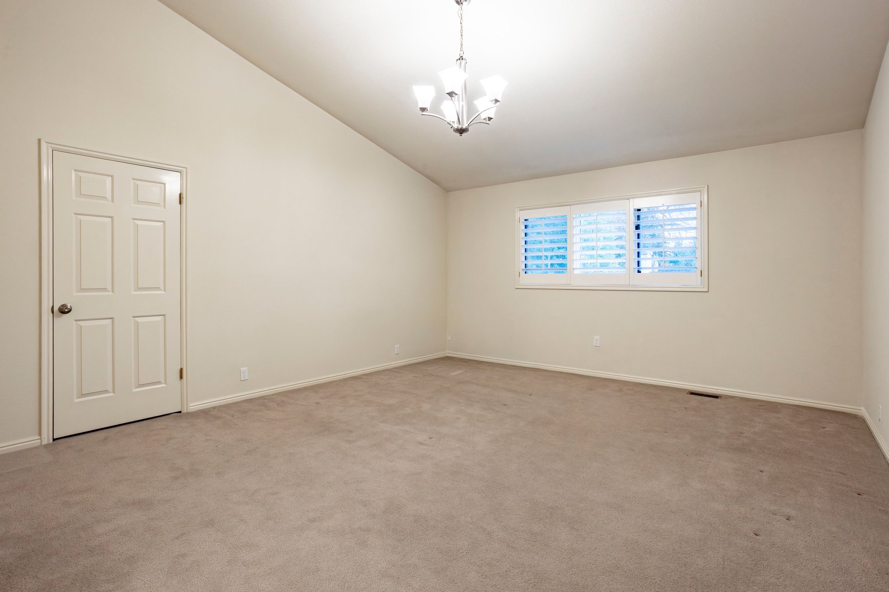  A Large Home in a Sought-After Private Community in East Millcreek - 物件實景