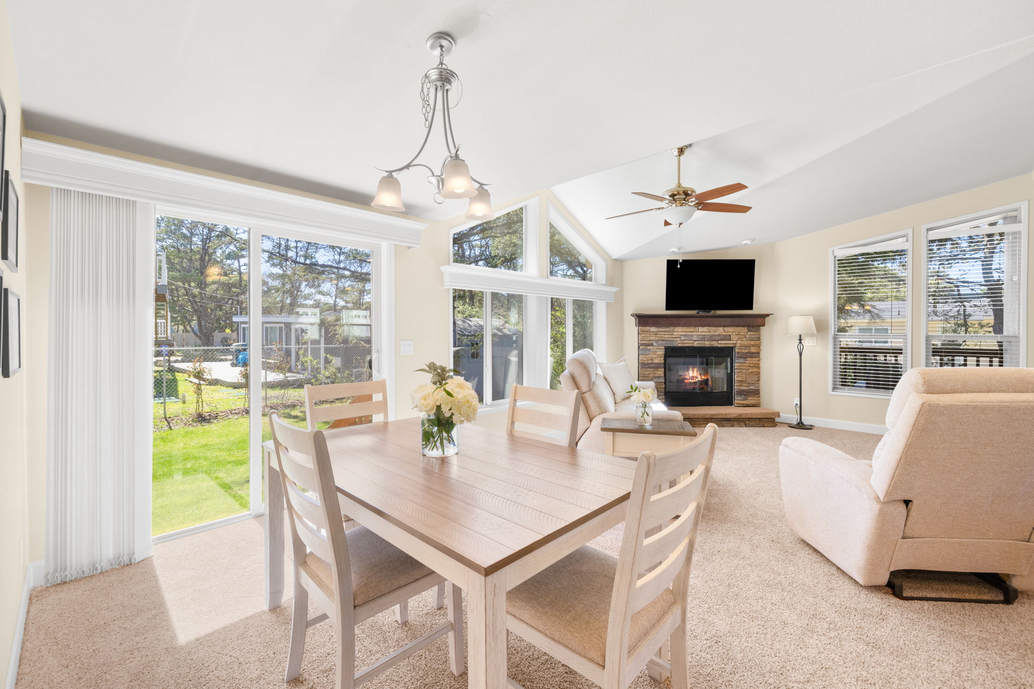 Cloverdale, Oregon, 97135, United States, 2 Bedrooms Bedrooms, ,2 BathroomsBathrooms,Residential,For Sale,1983657