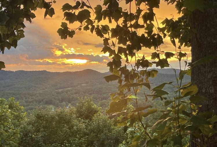 Hayesville, North Carolina, 28904, United States, 2 Bedrooms Bedrooms, ,3 BathroomsBathrooms,Residential,For Sale,1762201
