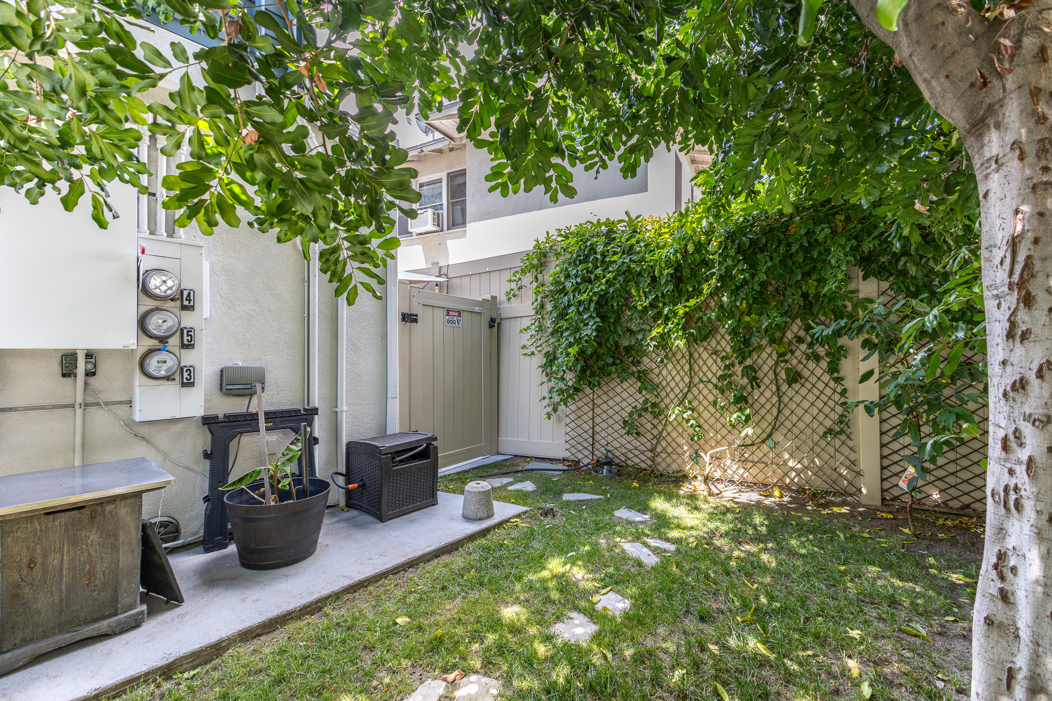  10735 Bloomfield Street, #5 - 物件實景