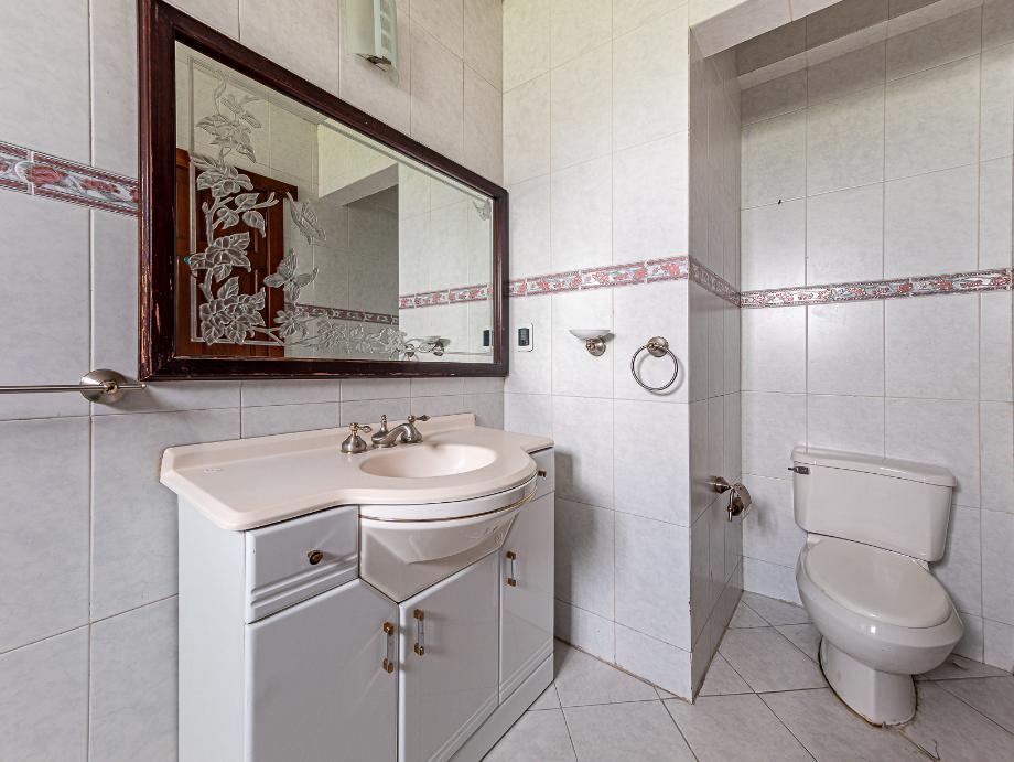 Metepec, Estado de méxico, 52178, Mexico, 4 Bedrooms Bedrooms, ,5 BathroomsBathrooms,Residential,For Sale,1994402