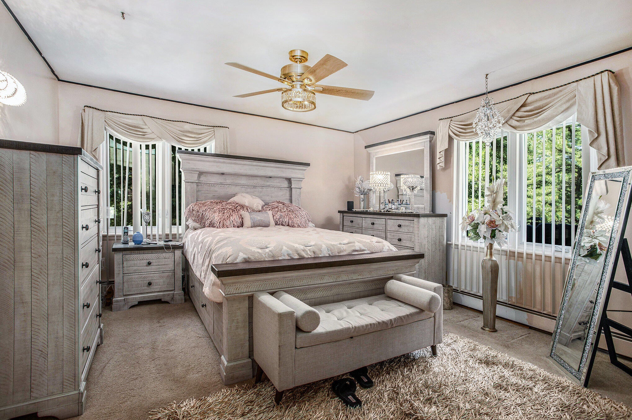 Kalamazoo, Michigan, 49004, United States, 5 Bedrooms Bedrooms, ,4 BathroomsBathrooms,Residential,For Sale,1977893