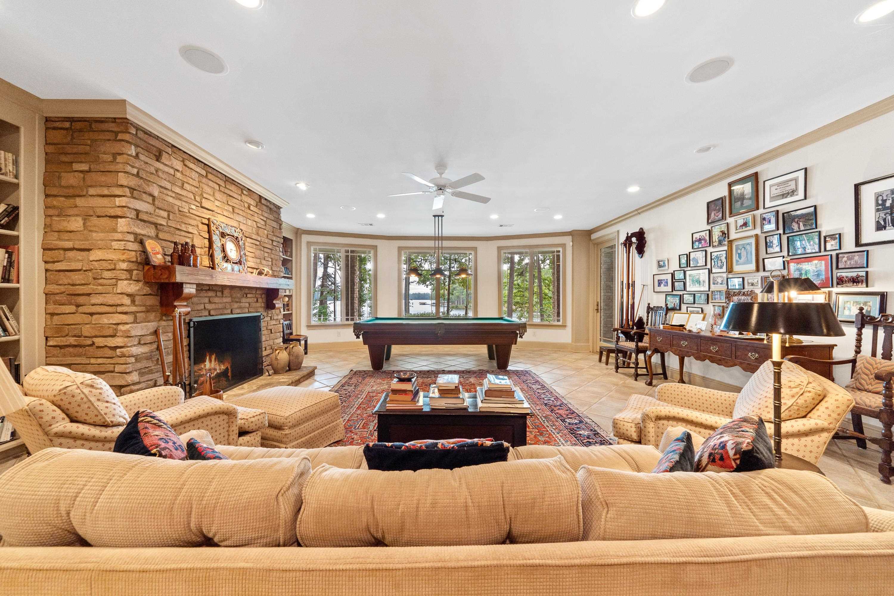 Greensboro, Georgia, 30642, United States, 7 Bedrooms Bedrooms, ,8 BathroomsBathrooms,Residential,For Sale,1984932