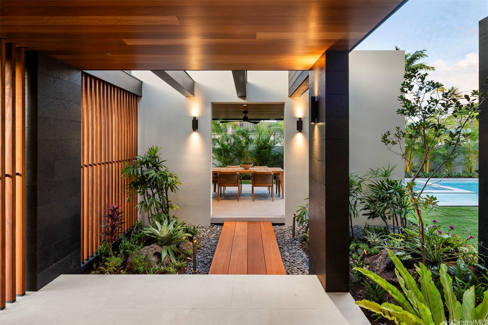 Honolulu, Hawaii, 96816, United States, 5 Bedrooms Bedrooms, ,6 BathroomsBathrooms,Residential,For Sale,1989143