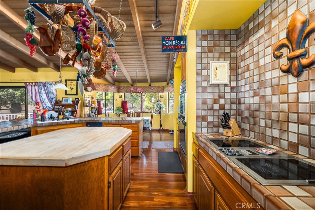 Upland, California, 91784, United States, 3 Bedrooms Bedrooms, ,2 BathroomsBathrooms,Residential,For Sale,1978037