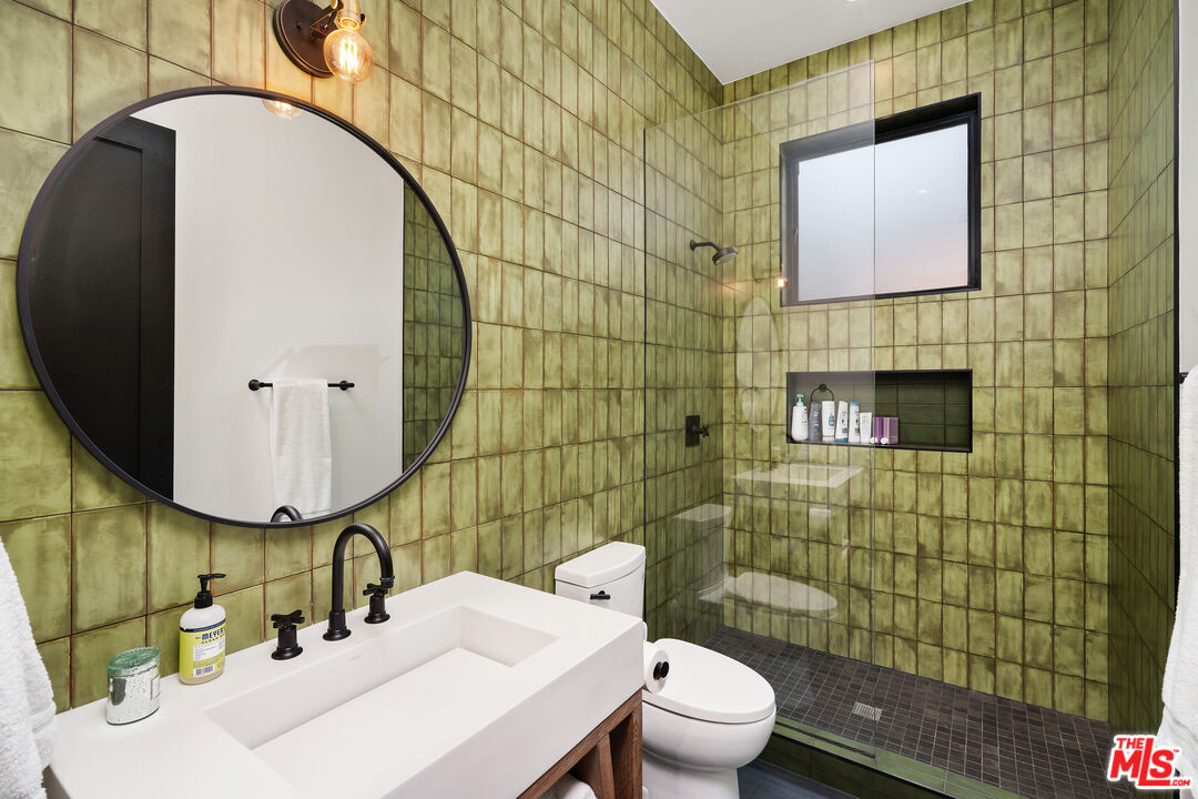 Los Angeles, California, 90068, United States, 4 Bedrooms Bedrooms, ,4 BathroomsBathrooms,Residential,For Sale,1897073
