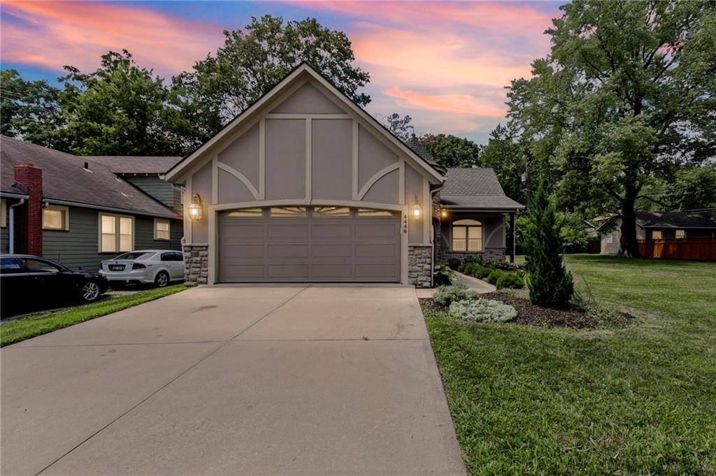 Kansas City, Kansas, 66103, United States, 3 Bedrooms Bedrooms, ,3 BathroomsBathrooms,Residential,For Sale,1906433