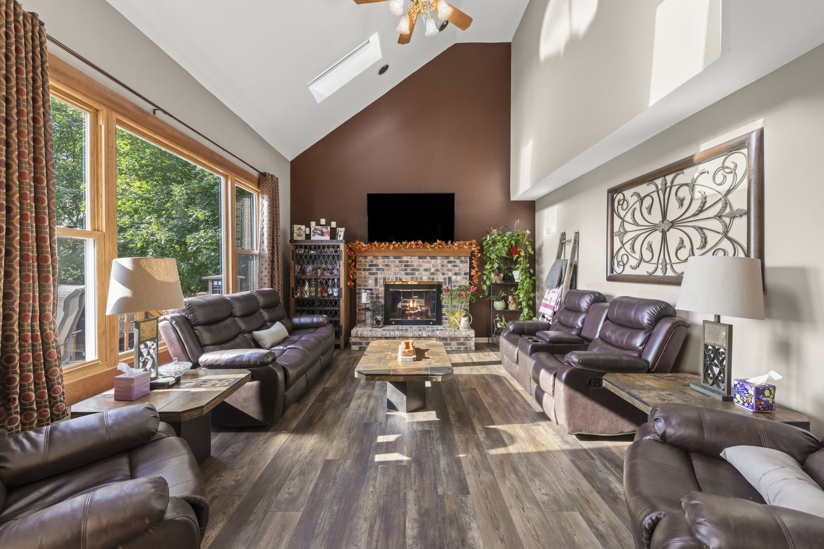 Oswego, Illinois, 60543, United States, 4 Bedrooms Bedrooms, ,3 BathroomsBathrooms,Residential,For Sale,1949228