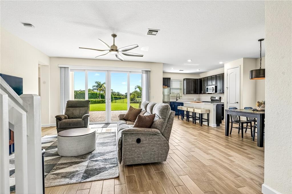 Vero Beach, Florida, 32967, United States, 4 Bedrooms Bedrooms, ,3 BathroomsBathrooms,Residential,For Sale,1918016