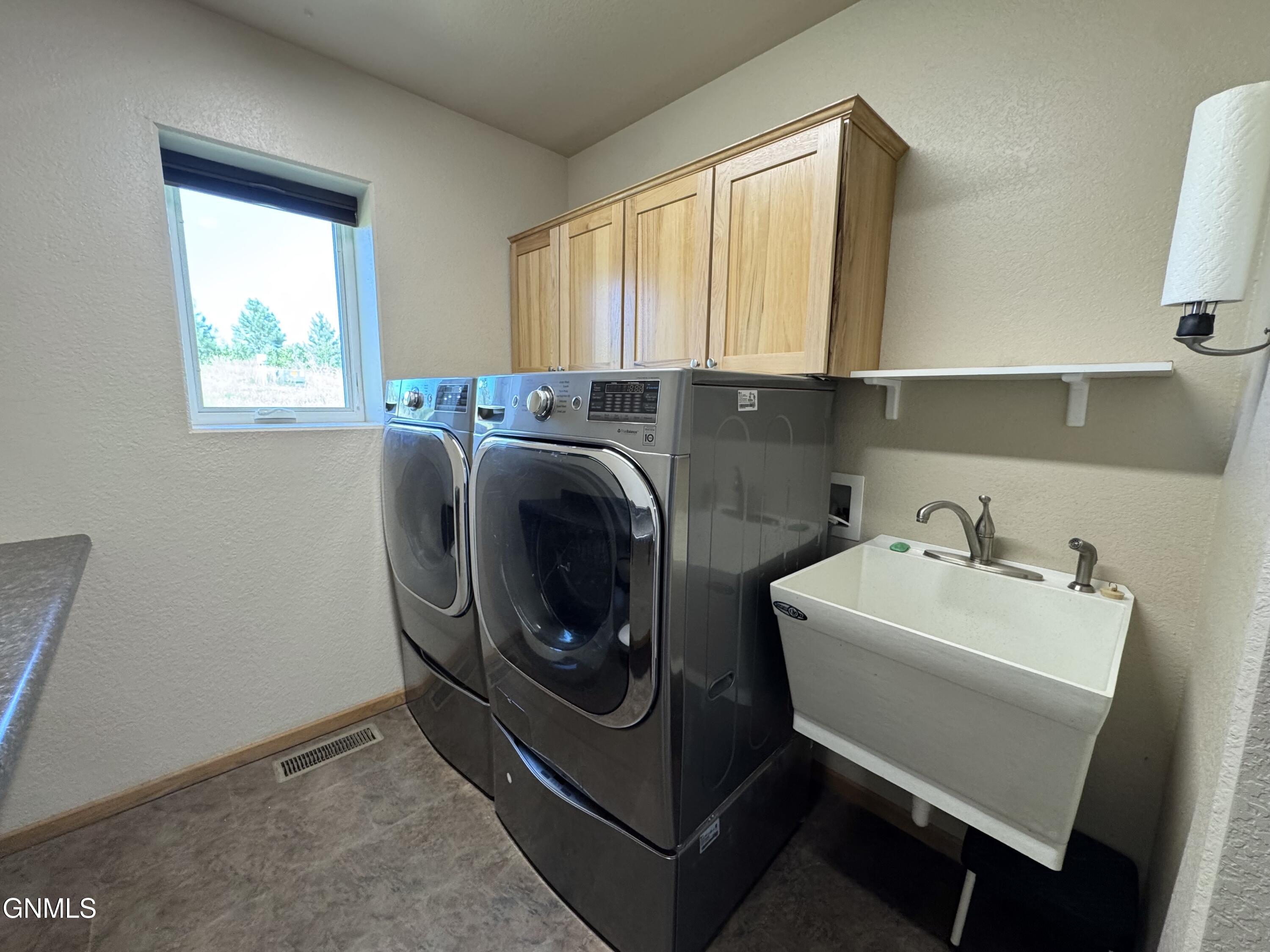 New Salem, North Dakota, 58563, United States, 7 Bedrooms Bedrooms, ,1 BathroomBathrooms,Residential,For Sale,1904775