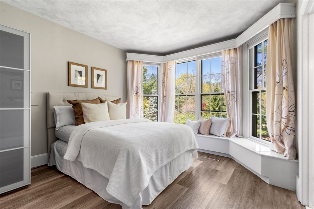 Lexington, Massachusetts, 02421, United States, 4 Bedrooms Bedrooms, ,3 BathroomsBathrooms,Residential,For Sale,1991993