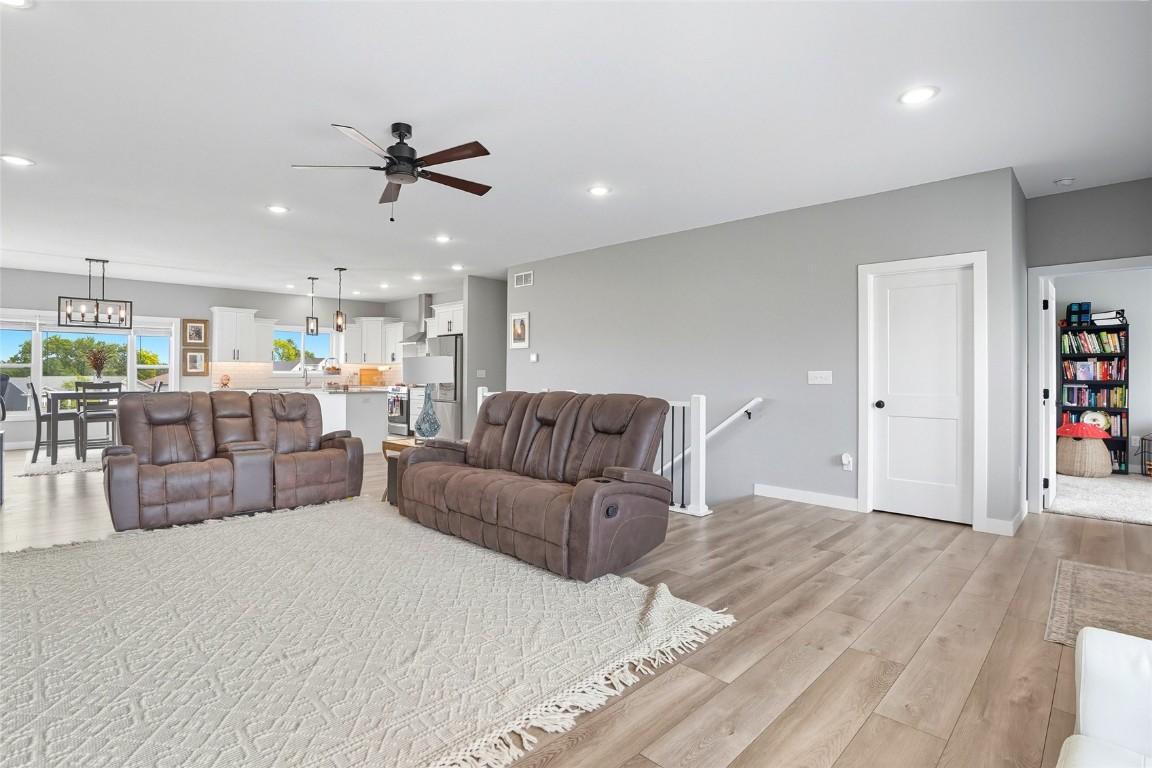 Solon, Iowa, 52333, United States, 4 Bedrooms Bedrooms, ,3 BathroomsBathrooms,Residential,For Sale,1975943