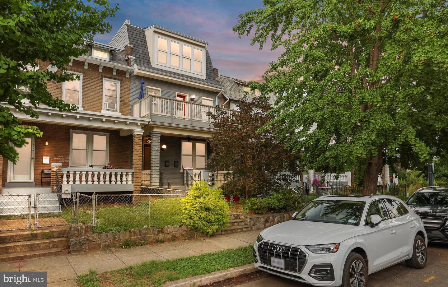 Washington, District of Columbia, 20003, United States, 2 Bedrooms Bedrooms, ,2 BathroomsBathrooms,Residential,For Sale,1896371