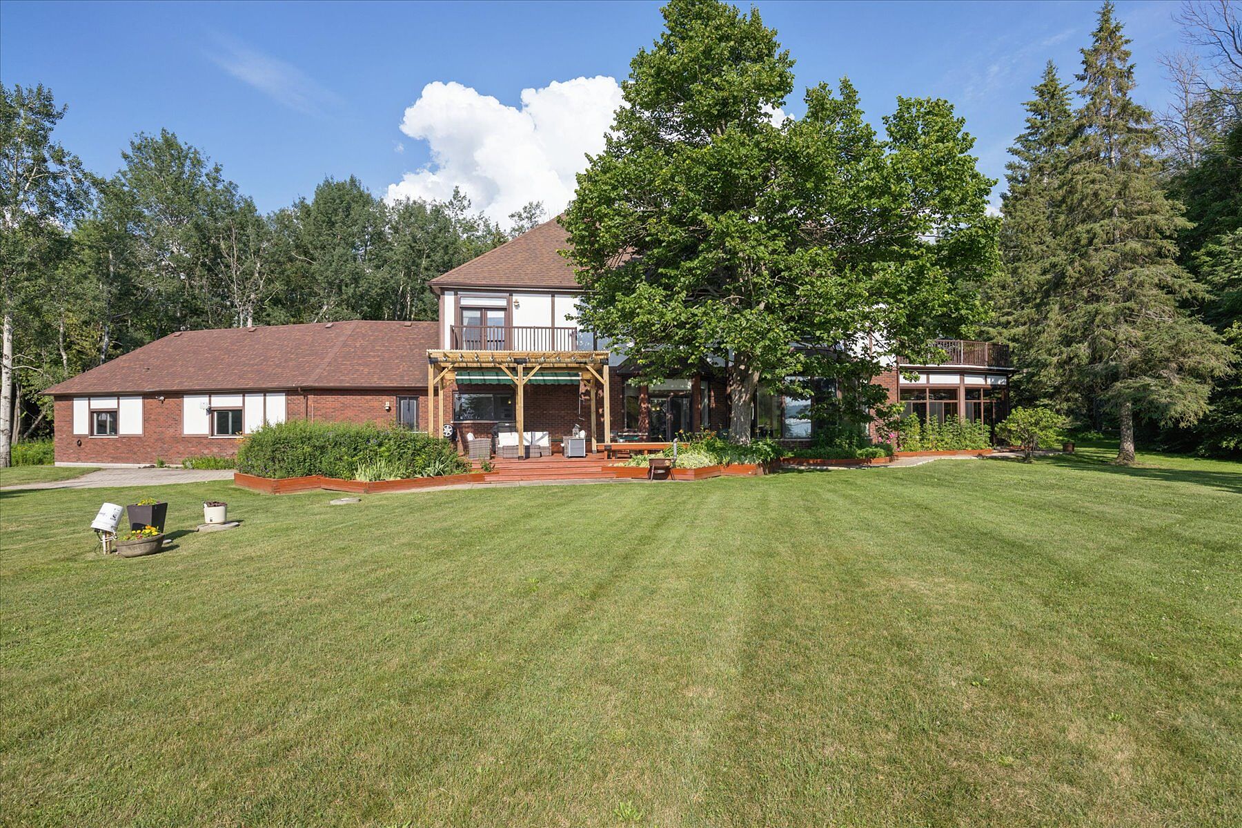  Pigeon Lake Estate-Kawarthas - 物件實景